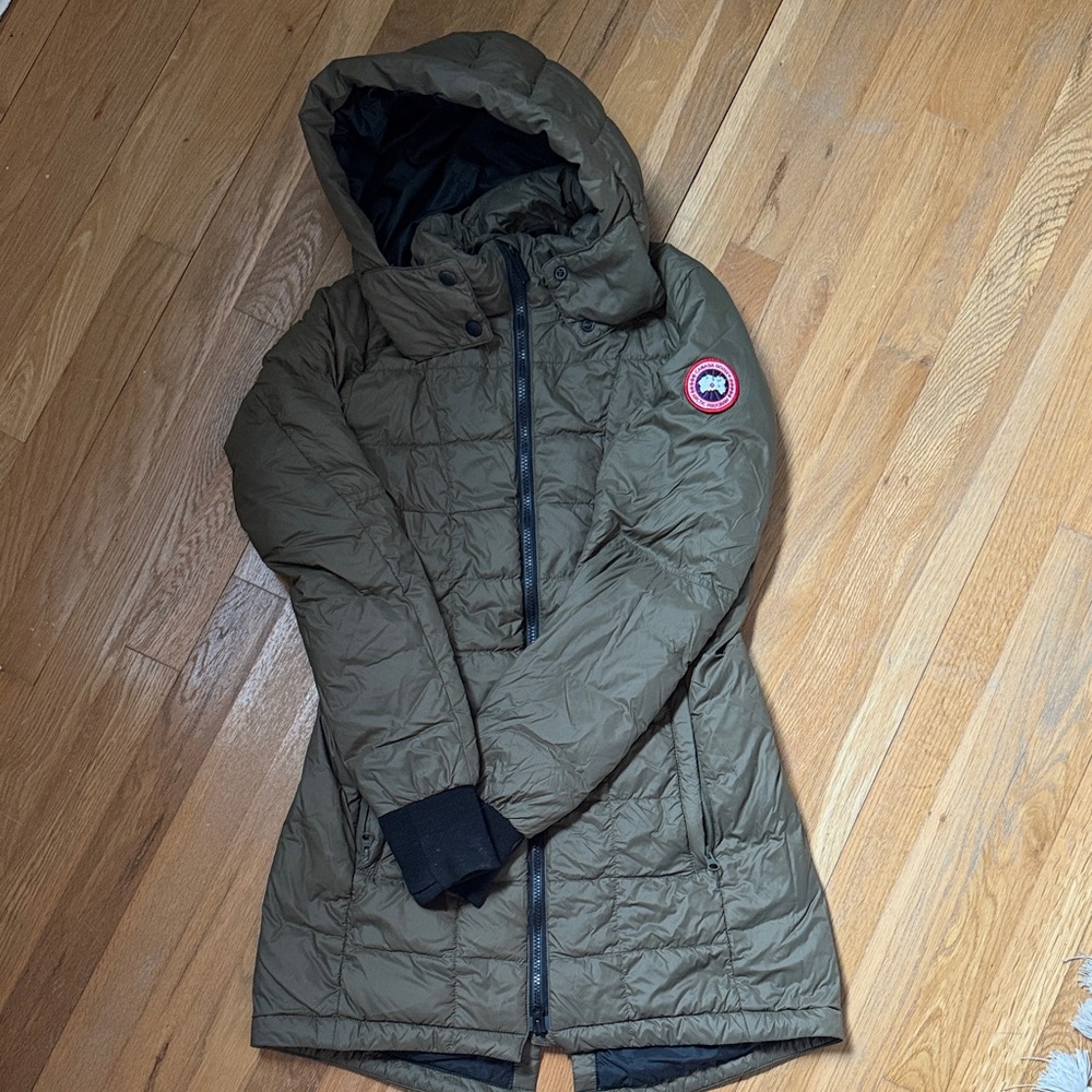 Canada Goose Women's Green Hooded Puffer Coat